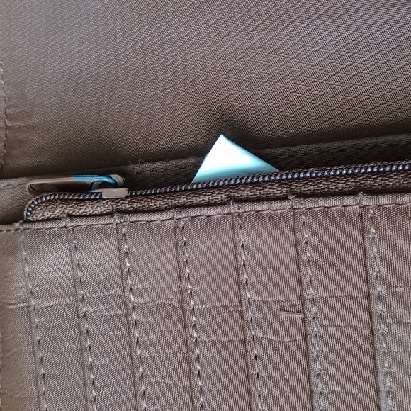 Etienne Aigner EST 1949 Brown Canvas Faux Leather Wallet Classic Design Pre-own - Picture 10 of 12